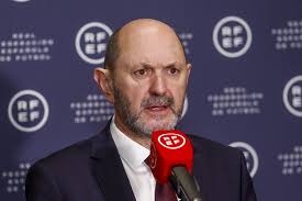 Rafael Louzán tilda de "alcalde populista" a Abel Caballero "por la  polémica interesada" de la sede