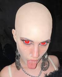 Ya me estoy acostumbrando a estar pelada de repente💋💋💋 👩‍🦲 @chismotek  @laescorpioclub @fantasy.clxb 👩‍🦲 calvas x @marax.mkp y @ladyy.stardustt  📸 fotos @catalinajacobo 📱 fotos chelu @tu_morenitx