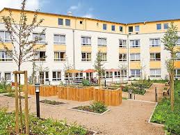 Cozy apartment on 1 floor, 125 m2 , with 5 rooms , 4 bedrooms, kitchen , hallway , large bathroom, guest toilet , large terrace and balcony. Altenheim In Bruchkobel Pflege Und Betreutes Wohnen