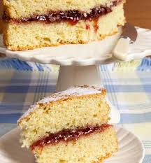 Gateau Mousseline A La Confiture De Fraises Recette Confiture Fraise Gateau Mousseline Recette Tiramisu Fraise