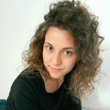 Si tutta testa. Scì, da lo collo in su! #proverbimarchigiani E' un  complimento apparente. In realtà serve a far capire alla persona cui è  riferito che non solo non si è distinto