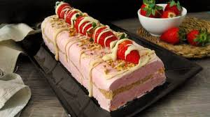Il semifreddo alle fragole è un semifreddo molto semplice e veloce da preparare, che non può mancare in estate. Semifreddo Alle Fragole Youtube
