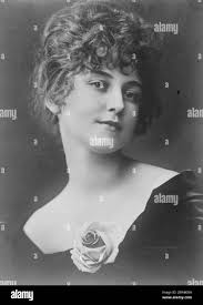 Robert smith young hi-res stock photography and images