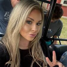 Looking for a painter to finish my master bedroom