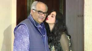 Boney Kapoor And Family Overjoyed As Sridevi Wins National Award 2018 For Mom Sridevi was the queen of grace and worthy of every praise, read a message from the iifa's twitter account.