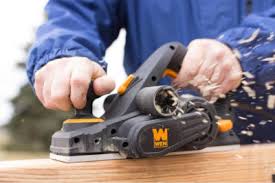 Never lay planer on its shoe while cutter head is exposed. Wen Tools Review Is Wen A Good Brand Toolsturf
