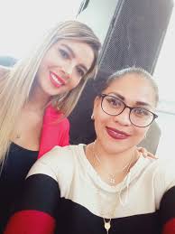 Recibo cada una de sus felicitaciones con mucho cariño. ¡No puedo pedir  más! He llegado a esta etapa de vida llena bendiciones. Con metas  alcanzadas y un esposo e hijos que me