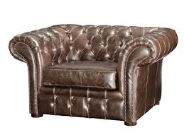 Son look à la fois rétro et tendance donnera à votre intérieur une touche d'authenticité irrésistible ! Canape 3 1 Places Chesterfield En Cuir Vieilli Clotaire