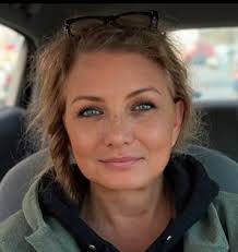 I completely Agree! Life's better with subshine in your heart and a smile 