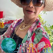 Fun behind the scenes pic from last night's Team Trump JD Vance surrogate  team before the debate SPIN ROOM! Great to be with Howard Lutnick Tom  Cotton Byron Donalds Katie Britt on