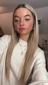 Allie Hoover's Instagram, Twitter & Facebook