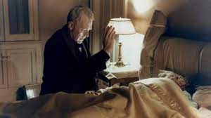 Determined to throw off the curse of being satan's illegitimate son, rin enters the true cross academy to become an exorcist, just like his mentor. Der Exorzist 1973 Film Trailer Kritik