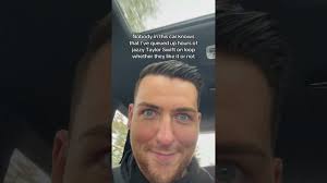 A roadtrip NEEDS some jazzy T Swift whether they like it or not 😂  #taylorswift #musicaltheater