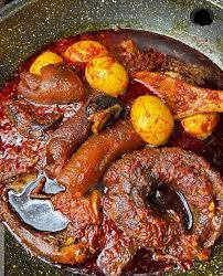 Mouth watering ✨Palm oil stew recipe 😋😍 **INGREDIENTS: _6 Red Bell  Peppers (Tatashe) _Assorted meats ( Boiled and Fried) _4-6 Boiled Eggs  (Optional) _1.5 cups Palm oil _2 Big onions _2-4 Scotch