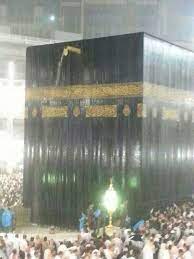 the kaaba in the rain mecca kaaba mecca wallpaper islamic pictures