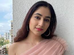 Pyaar ka dard hai actress disha parmar is currently in the news after her boyfriend and bigg boss. Disha Parmar Wiki Age Height Weight Husband Family Biography