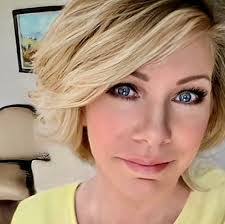 Leanne Canton's Instagram, Twitter & Facebook