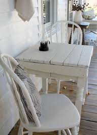 Nice 25 Rustic Farmhouse Porch Decor Ideas Farmhouse Porchdecor Porch Furniture Porch Table Modern Farmhouse Porch