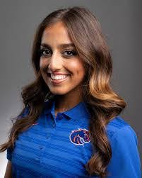 Kelly Arends's Instagram, Twitter & Facebook