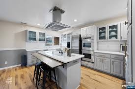 Homes for Sale Between $520698-$1041396