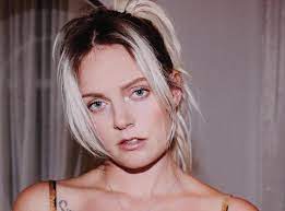 (look!) (as in lo we! Tove Lo I Don T Need To Be Unhappy To Write Good Songs The Independent The Independent