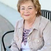 Robin Detweiler's Instagram, Twitter & Facebook