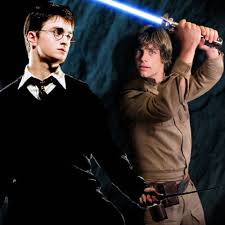 The famous young wizard has ron and hermione on his side, while the jedi of the galaxies turns to han and leia for help. Liss Star Wars Vs Harry Potter By Lisspereira