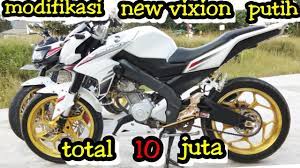 Kekurangan menggunakan velg jari jari menurut saya pribadi dalam perawatannya agak susah karena saat membersihkan jari jarinya harus satu persatu tapi overall tak apalah hahaha yang penting dapat velg enteng untuk detail. Total Modifikasi New Vixion Lighting Putih Youtube