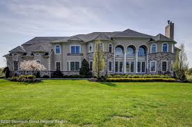 4 Palmetto Ct, Holmdel, NJ 07733