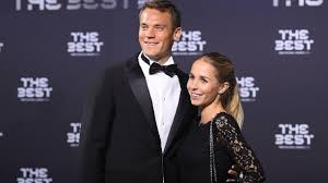 Il est élu meilleur gardien de football de l'année (iffhs) quatre fois de suite de 2013 à 2016, puis de nouveau en 2020. Nationaltorwart Manuel Neuer Ist Der Lieblingsfussballer Der Frauen