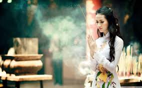 Vì Sao Khi Thắp Hương, Dâng Đồ Lễ Cúng ...