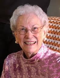 Elizabeth Clary's Instagram, Twitter & Facebook