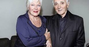 Epingle Par Rosette Proodian Sur Le Grand Charles Charles Aznavour Chansons Francaises Chanteur