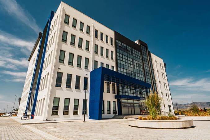 Bahçeşehir Kıbrıs Üniversitesi Eğitim Fakültesi – Veche İnşaat