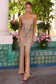 ‫فساتين باللون العاري والألوان – Mydressline‬‎