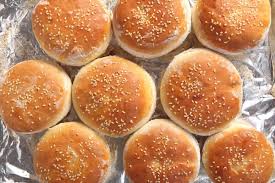Burger Brotchen Rezept So Werden Die Burger Buns Perfekt Rezept In 2020 Burger Brotchen Rezept Rezepte Burger Brotchen