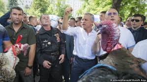 Read the aformentioned article in order to find out. Moldova Snap Election Called As Crisis Deepens News Dw 09 06 2019
