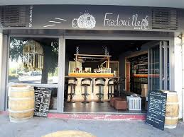 Endroit A La Mode Sur Le Port De Carqueiranne Avis De Voyageurs Sur Chez Fredouille Carqueiranne Tripadvisor