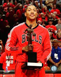 Derrick Rose Poses With The 2010 11 Nba Mvp Trophy Photo Print Item Varpfsaano018 Nba Mvp Trophy Nba Mvp Mvp Trophy