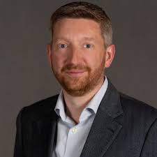 15 years ago I was a Sales Director sitting in a two-day sales training  that was supposed to help us hit aggressive growth targets. Big ballroom.  New methodology. Playbook binders