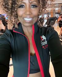 Loleta Riley (@bodybyloleta) • Instagram-Fotos und -Videos