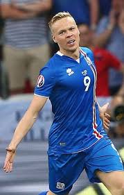 Check spelling or type a new query. Langt I Fra Tyndur En Mjog Ahyggjufullur Yfir Ferlinum Visir