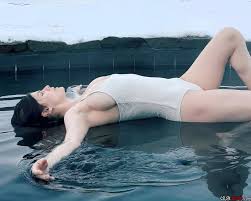 Alexandra Daddario Flaunts Her Nipples In A See-Thru Bra In Rome