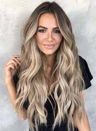 Sassy Waves For Long Hair Use This Method To Create Volume And Sassy Waves In Even The Most Stubborn Of Long Hairstyle Haarfarben Wellige Frisuren Bunte Haare