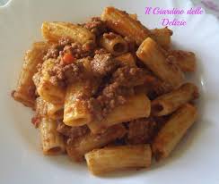 From our signature dishes, uni (sea urchin) pasta. Maccheroni Al Ragu Il Giardino Delle Delizie Maccheroni Idee Alimentari Ricette