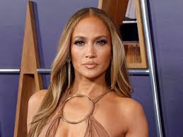 Jennifer Lopez Cancels Russia Concert, Stays in Yerevan