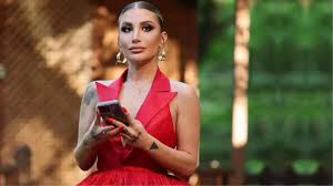 İrem Derici, Galerinde kaç çıplak fotoğrafın var? sorusunu yanıtladı: Ben  tırsağım, ne mesaj tutarım ne de fotoğraf