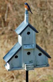 Ein Vogel Futterhaus Bauen Schone Vorschlage 1 Teil In 2020 Vogelhauschen Futterhaus Gartendesign Ideen