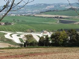 Hier treffen sich etro, dorothée schumacher, valentino und dsquared2 und bieten das beste ihrer kollektionen, auch im sale. Dsulistiyo Love Vr46 How To Reach Tavullia Valentino Rossi Paradise