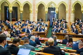 Jelentősen kitolódik a közérdekű adatok kiadása. Meghosszabbitotta Az Orszaggyules A Veszelyhelyzetet
